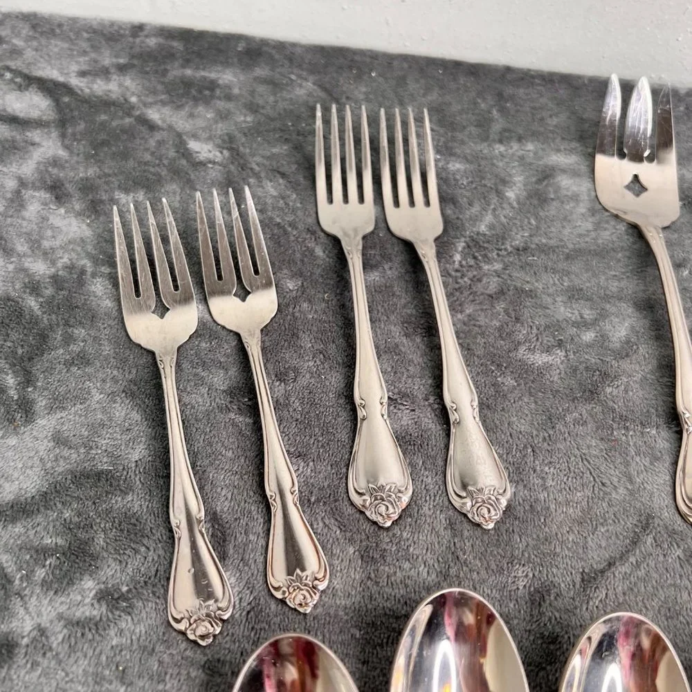 Oneida True Rose Flatware Lot 21 pc Stainless Steel Set Forks Spoons Serving